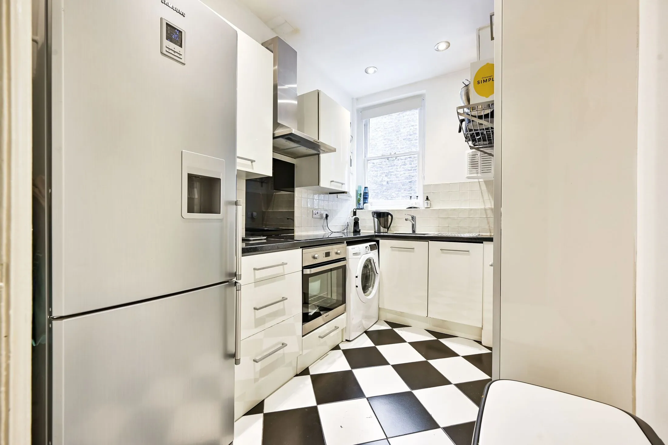 Flat Mapesbury Road in Greater London