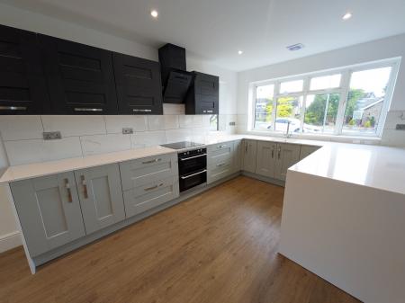 House Ancaster Drive in North Kesteven