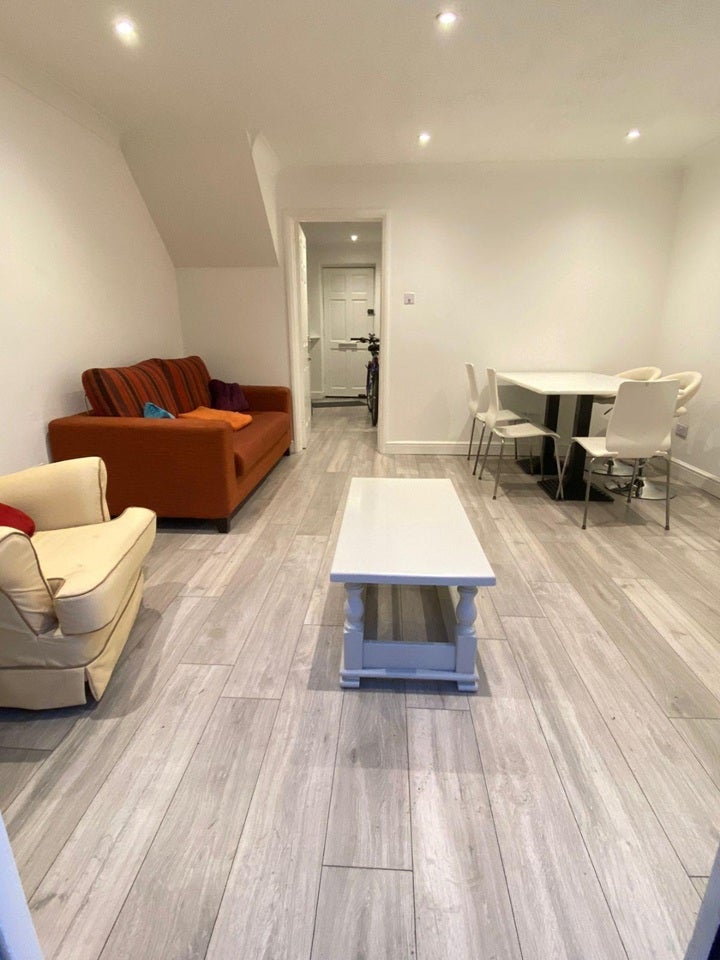 House Oak Crescent in Greater London