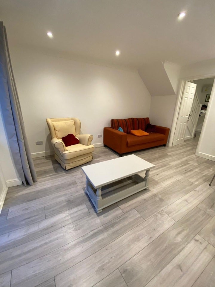 House Oak Crescent in Greater London