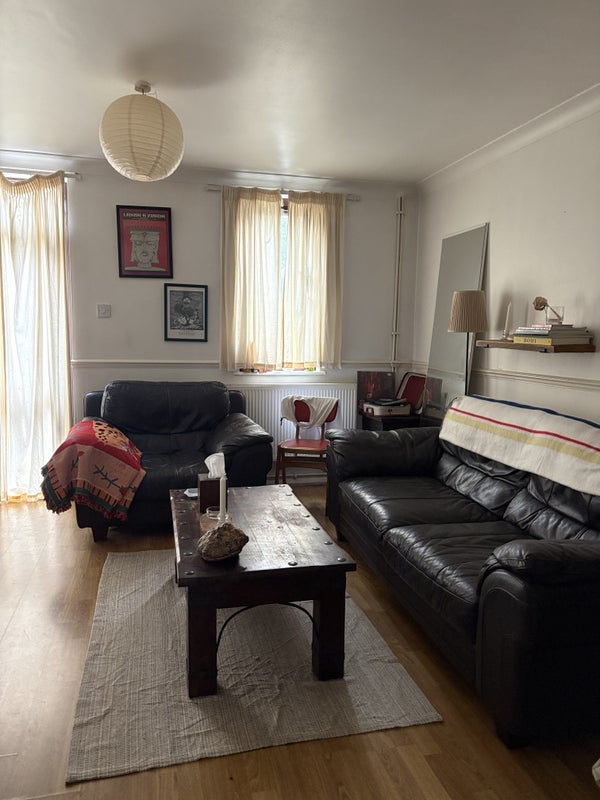 Room Mackenzie Road in Greater London