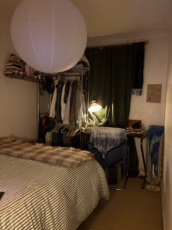 Room Mackenzie Road in Greater London