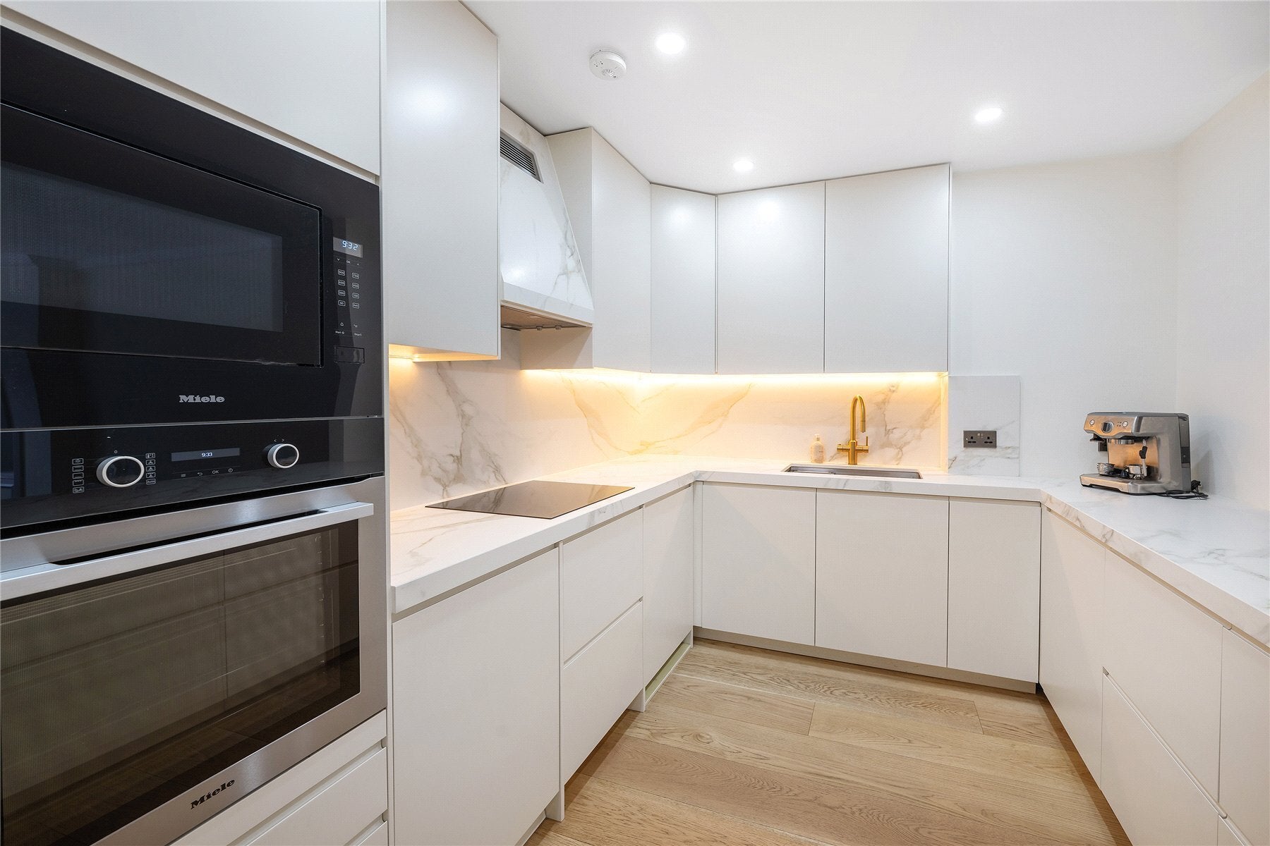 Flat Kensington Gore in City of Westminster