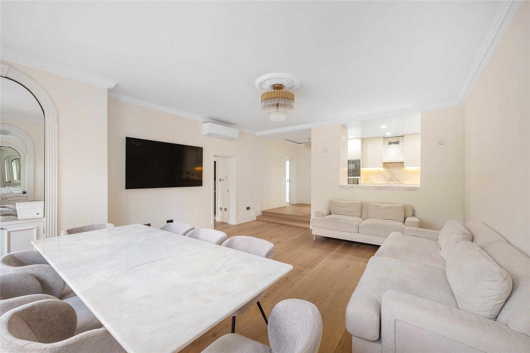 Flat Kensington Gore in City of Westminster