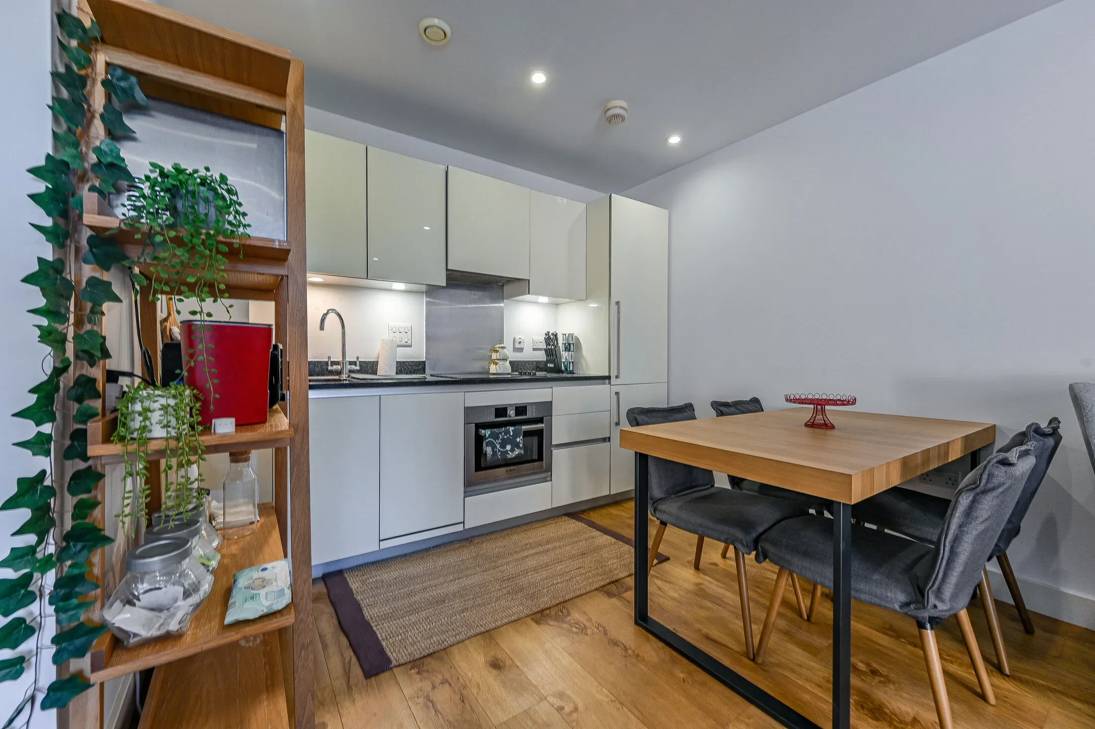 Flat Meadowside in Greater London