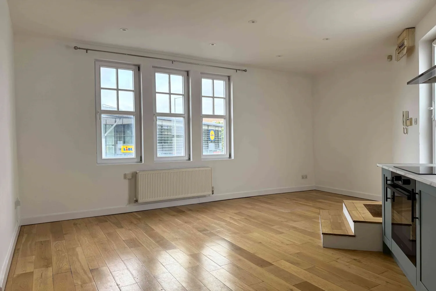 Flat North Street in Mole Valley