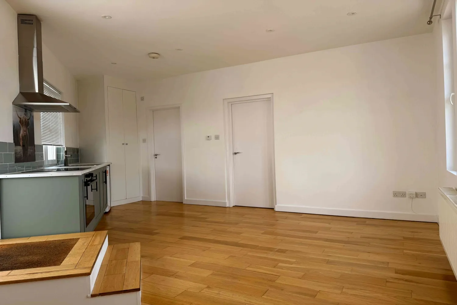 Flat North Street in Mole Valley