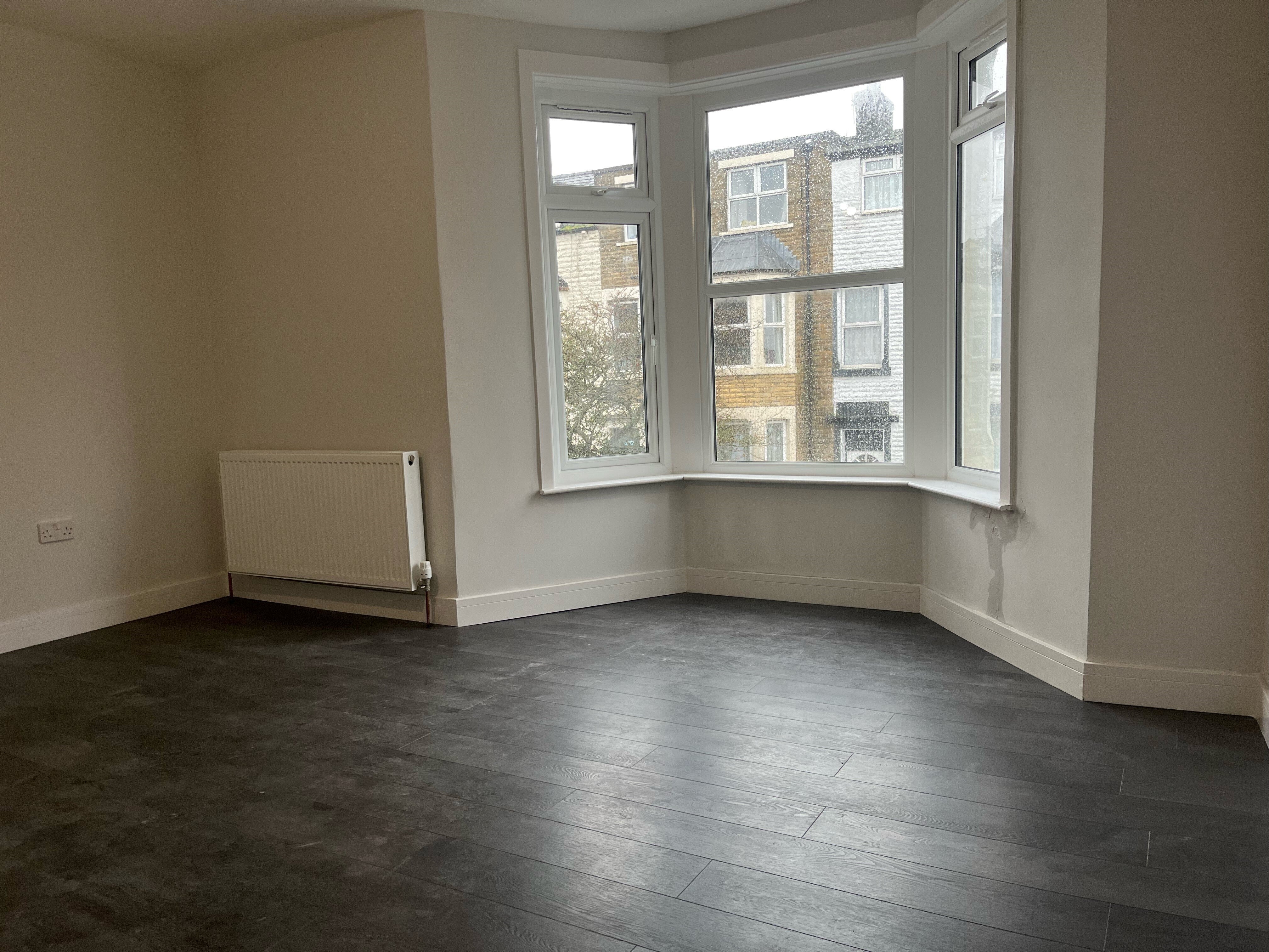 Flat Clarendon Road in Lancaster
