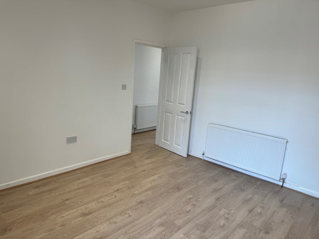 Flat Hawthorne Road in Bootle