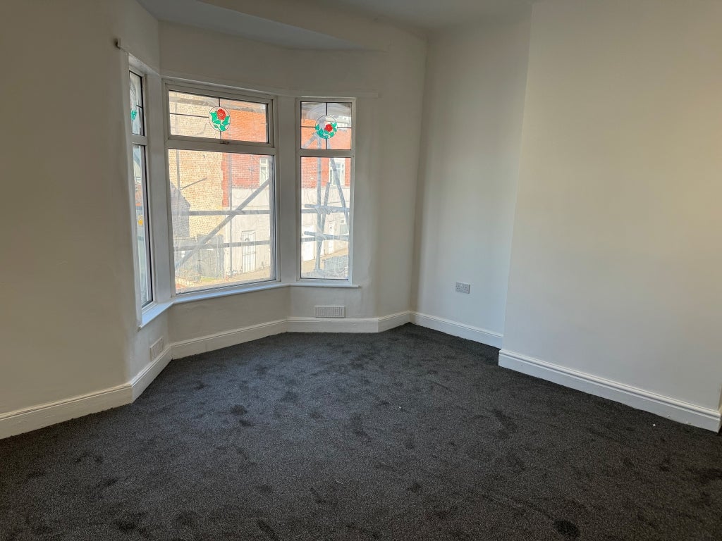 Flat Hawthorne Road in Bootle