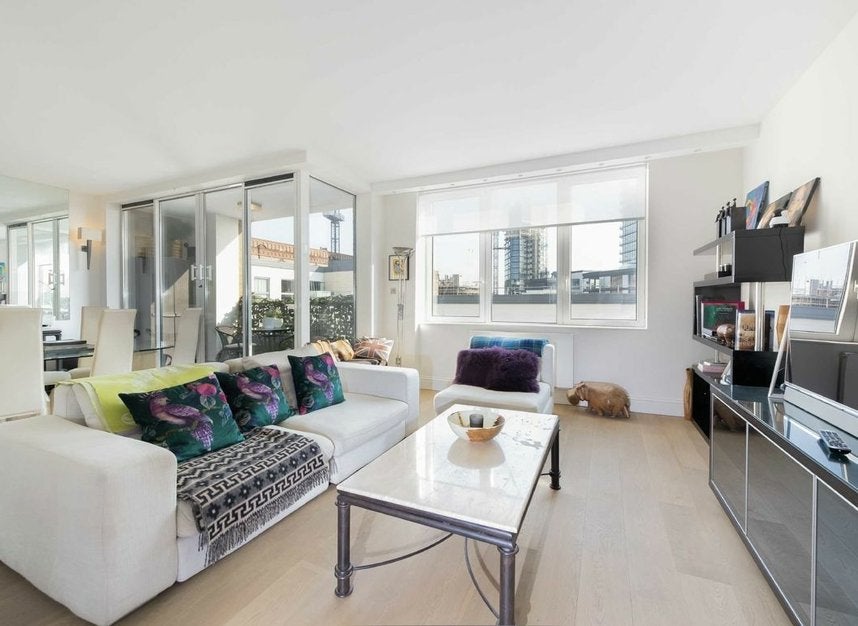 Flat Lots Road in Greater London