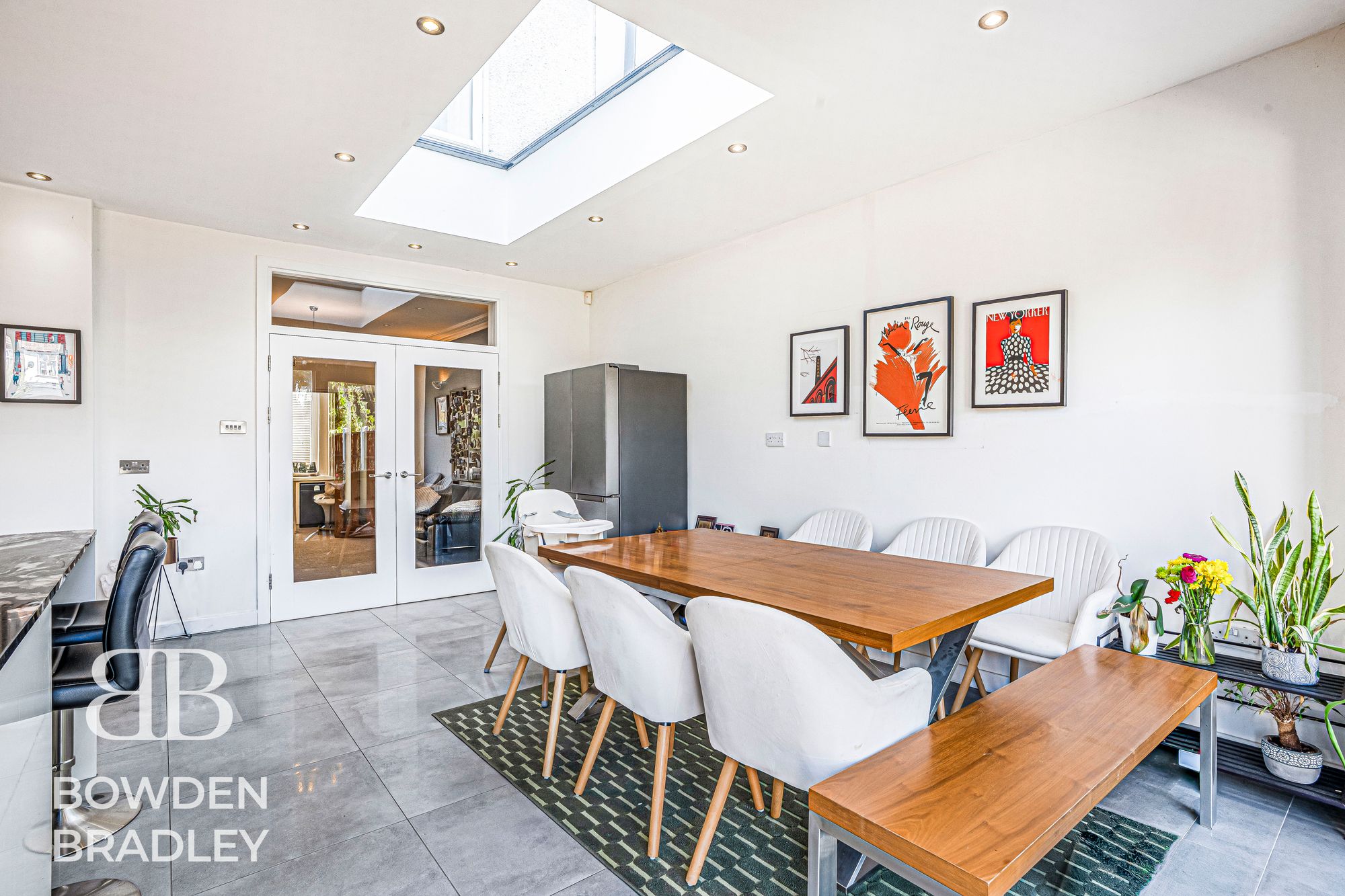 House Preston Gardens in Greater London