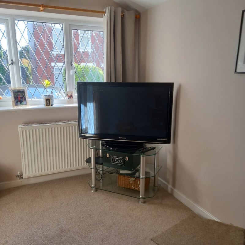 Room Lawns Lane in Wakefield