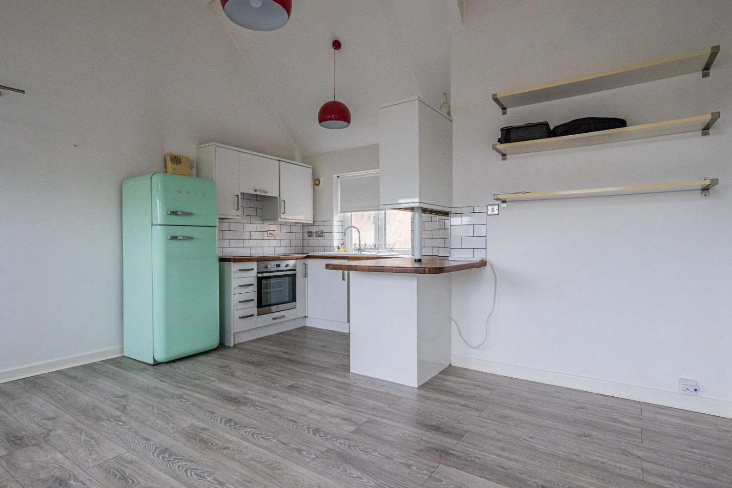 Flat Penarth Portway in Penarth