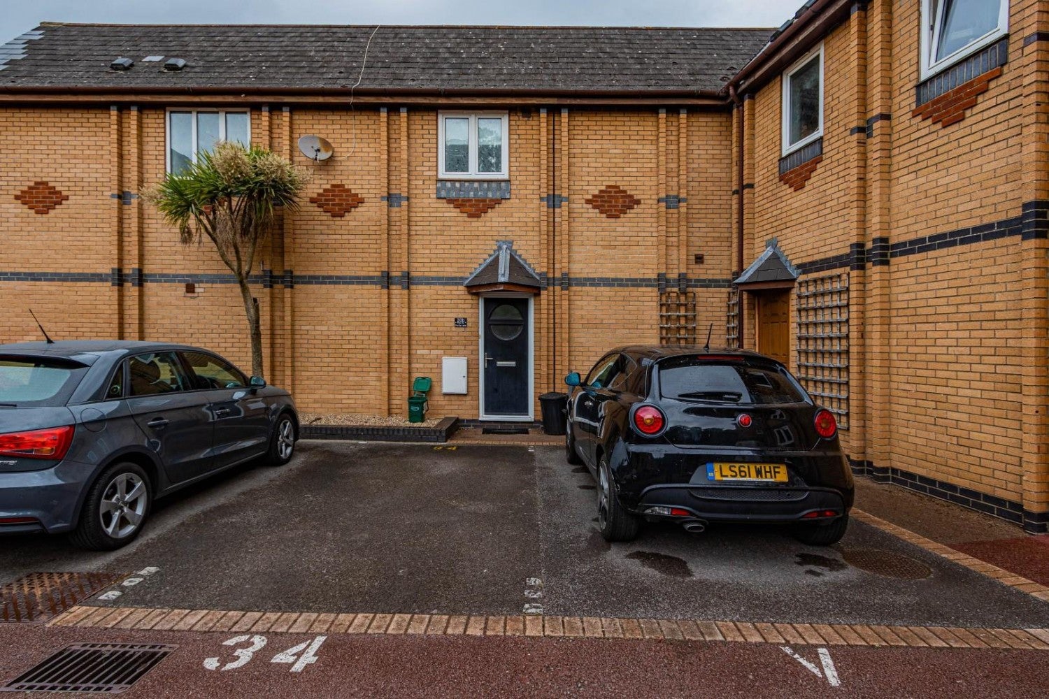 Flat Penarth Portway in Penarth