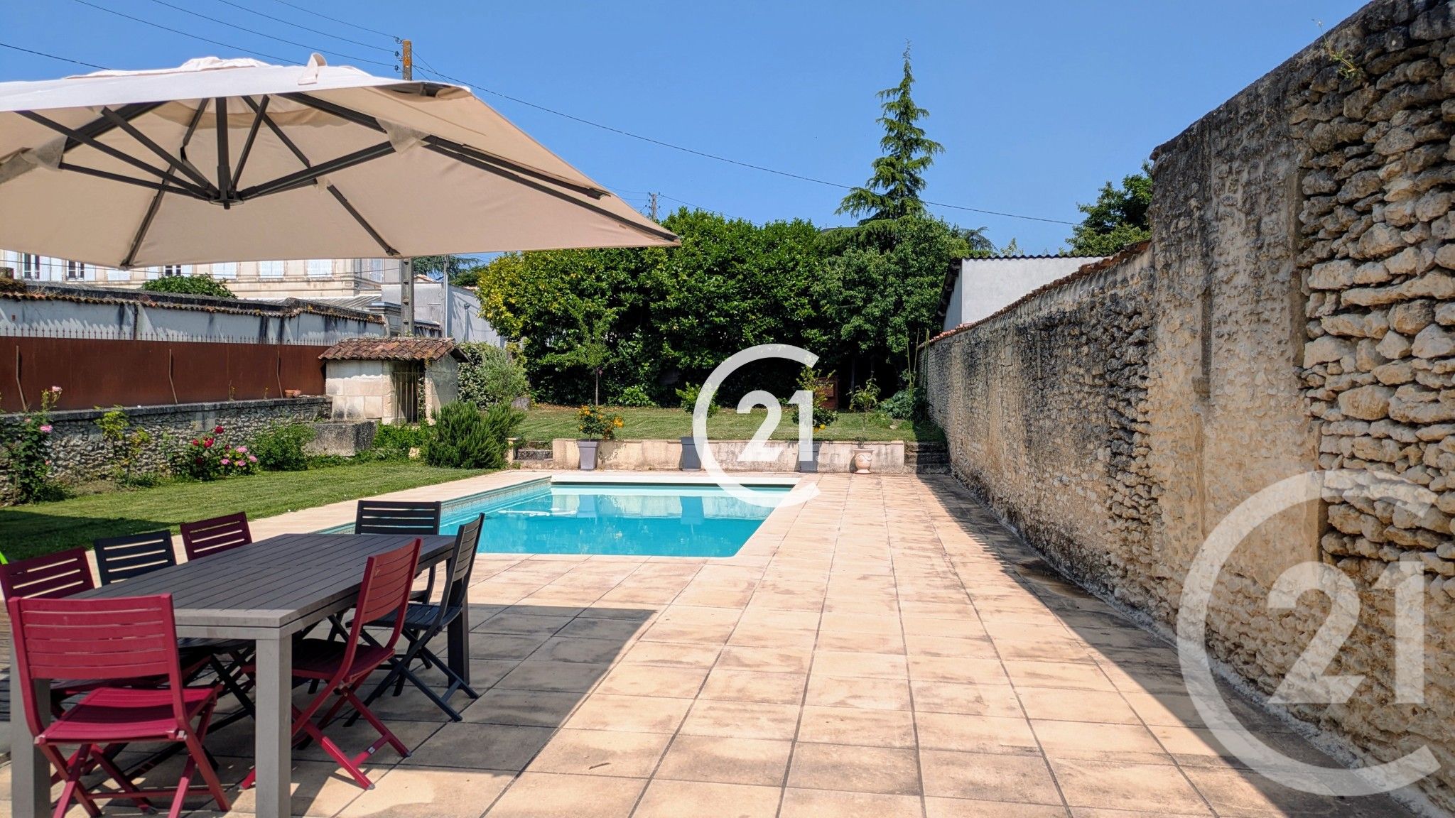 House Lotissement Égoutte S'Il Pleut in Saint-Cybardeaux