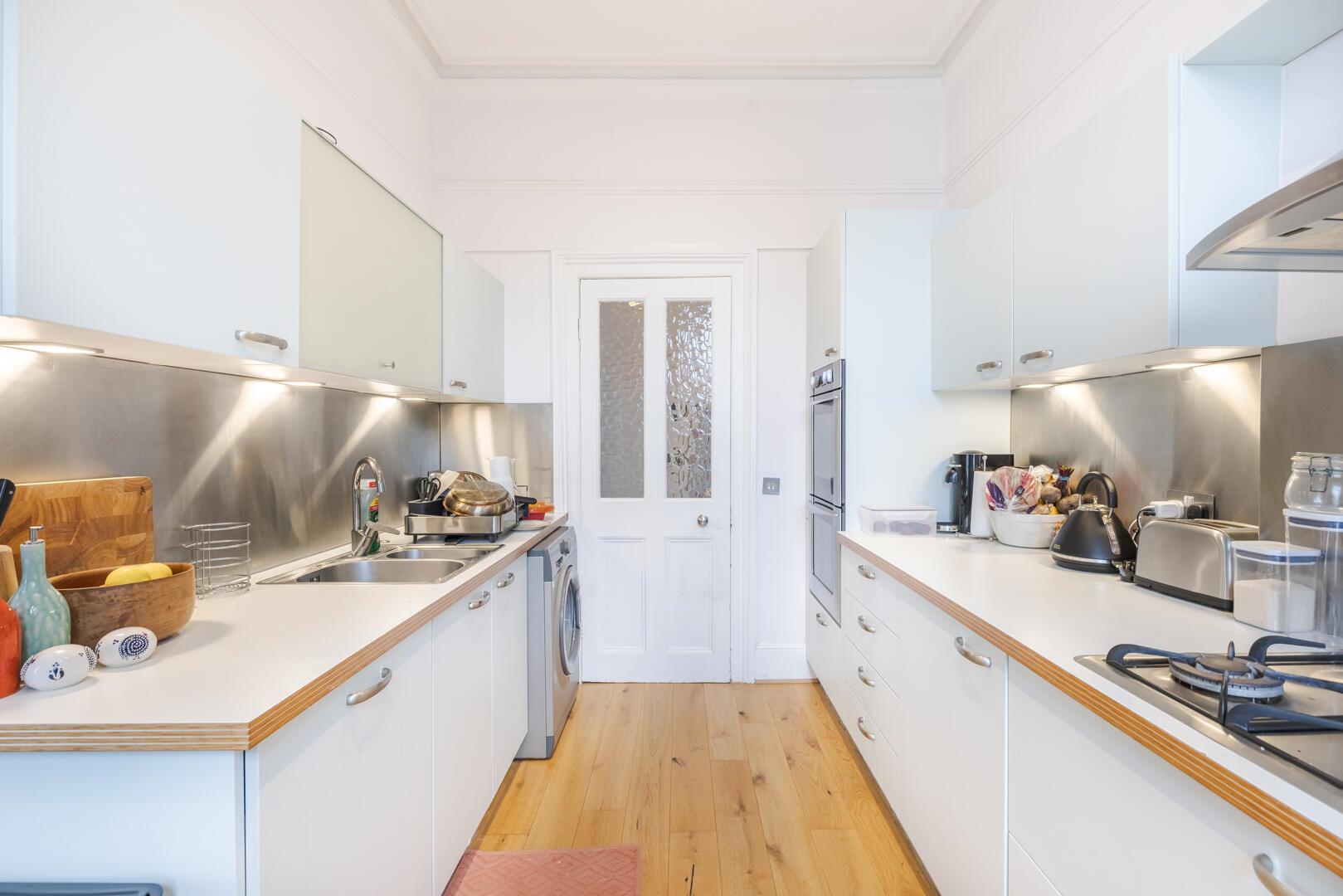 Flat Ladbroke Grove in Greater London