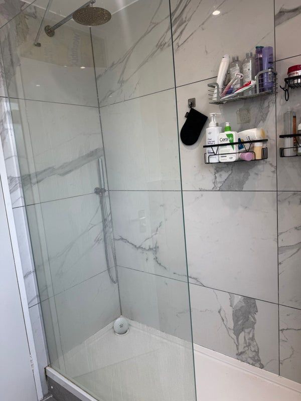 Room Surrey Lane in Greater London