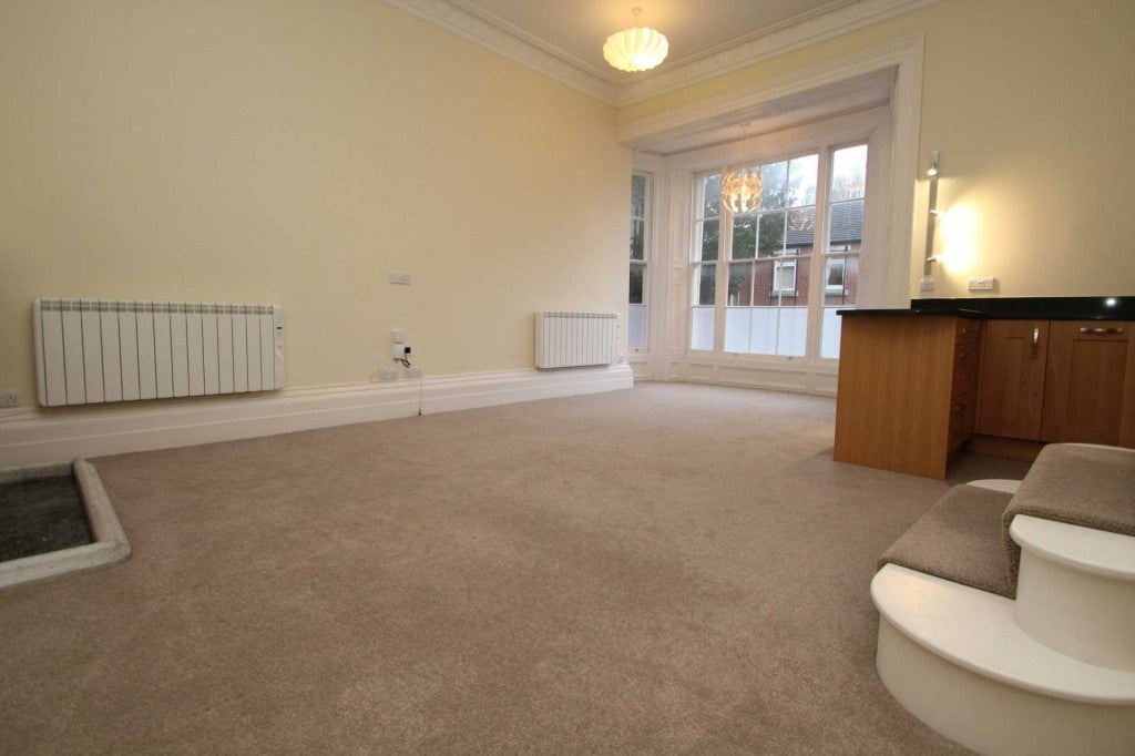 Flat Queensway in Dacorum