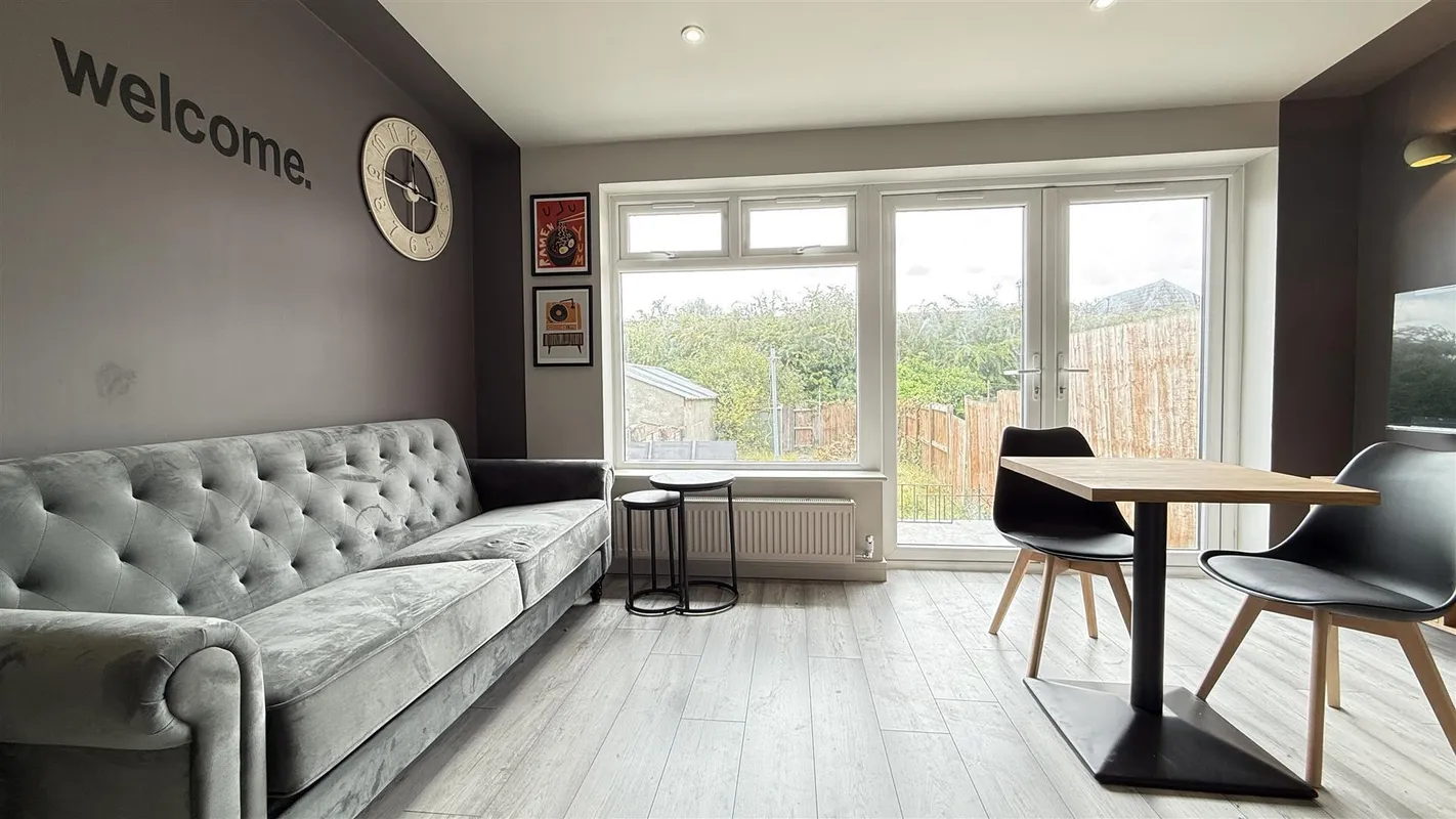 Room Mortimer Road in Bristol