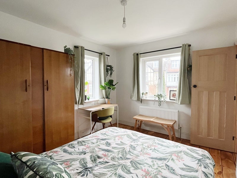 Room Broncksea Road in Bristol