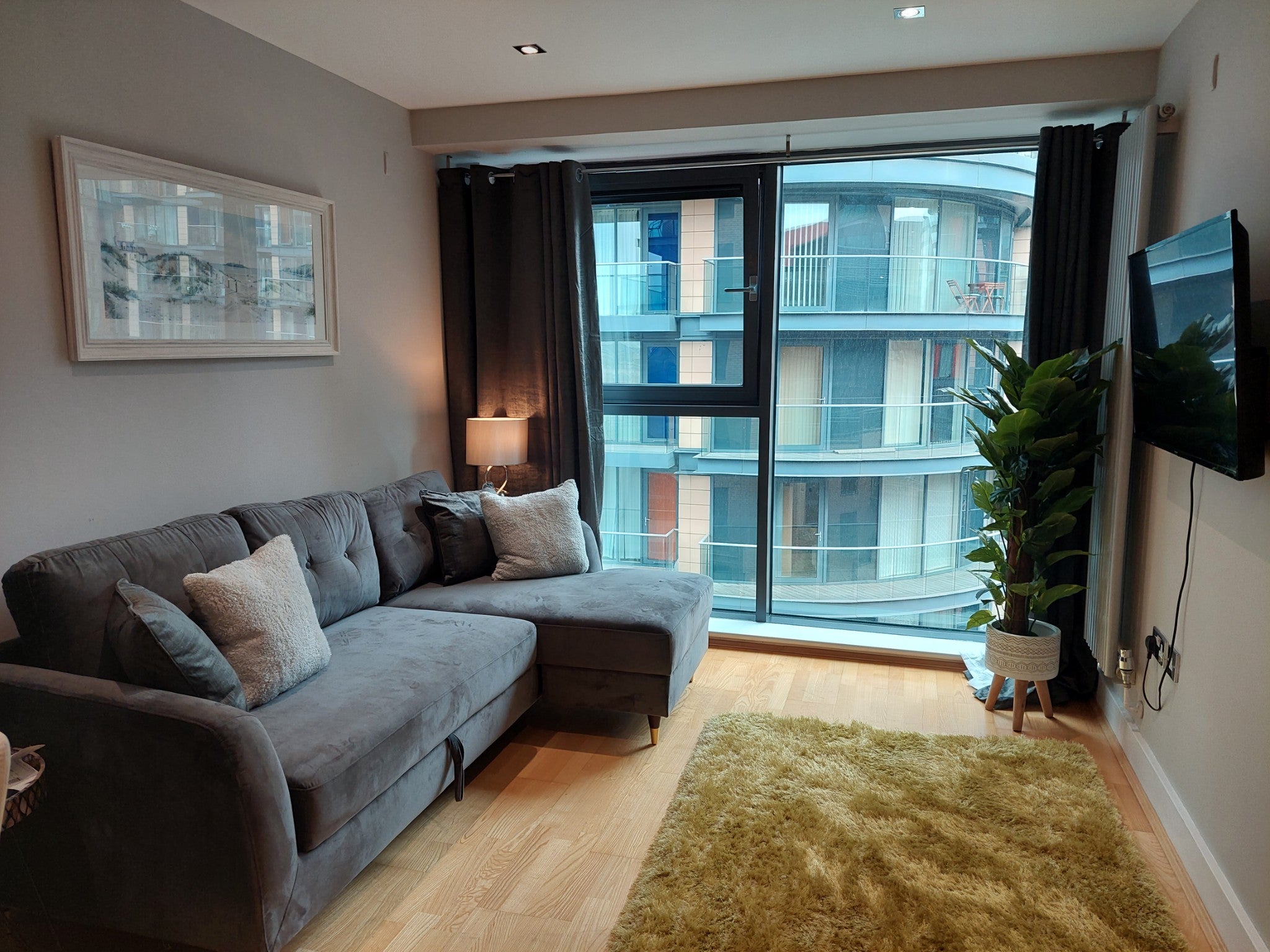 Flat Millharbour in Greater London