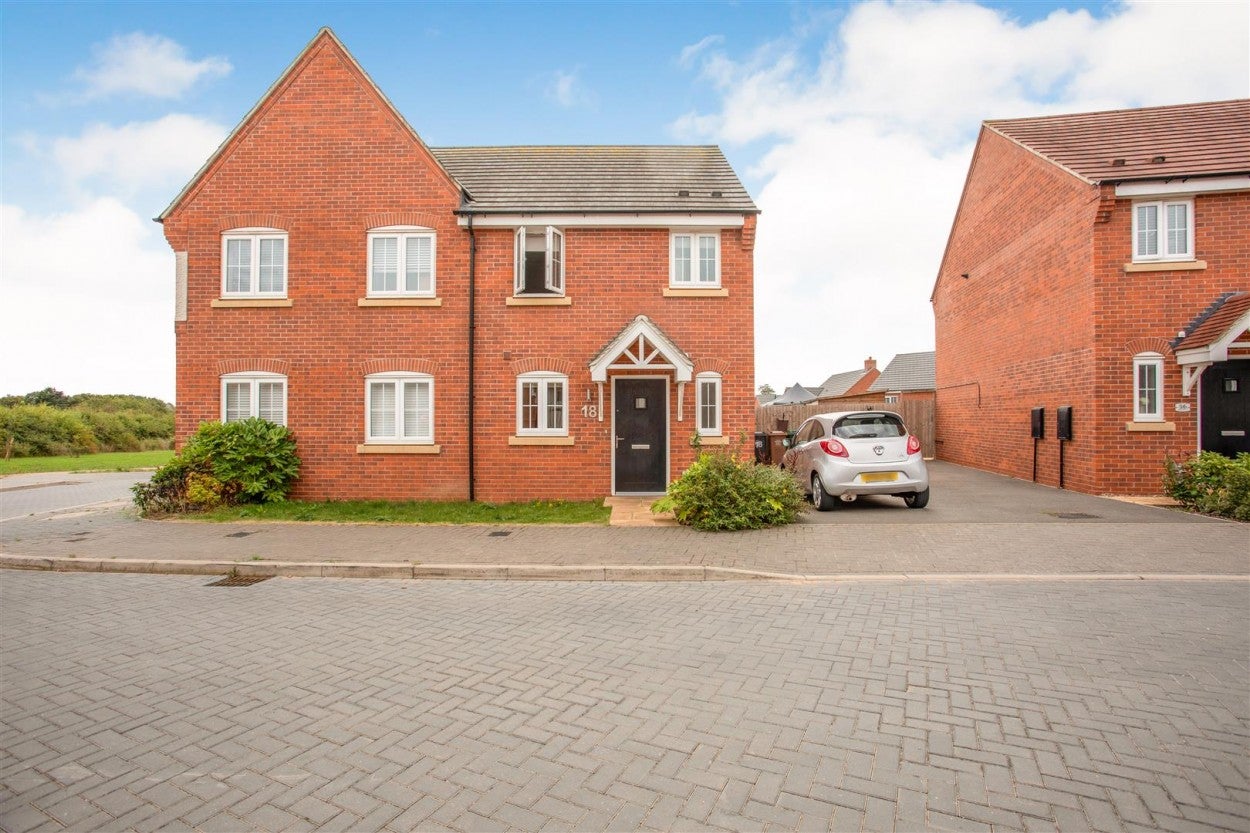 House Cranesbill Close in South Derbyshire