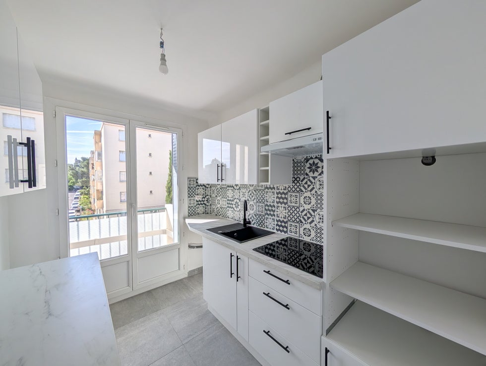 Flat Chemin de Château-Gombert in Marseille
