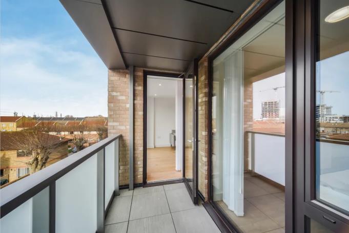 Flat Aberfeldy Square in Greater London