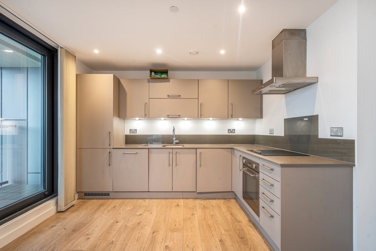 Flat Rotherhithe New Road in Greater London