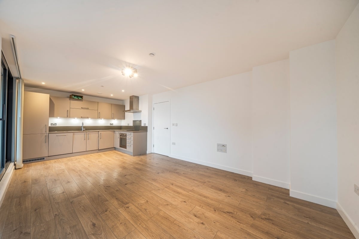Flat Rotherhithe New Road in Greater London