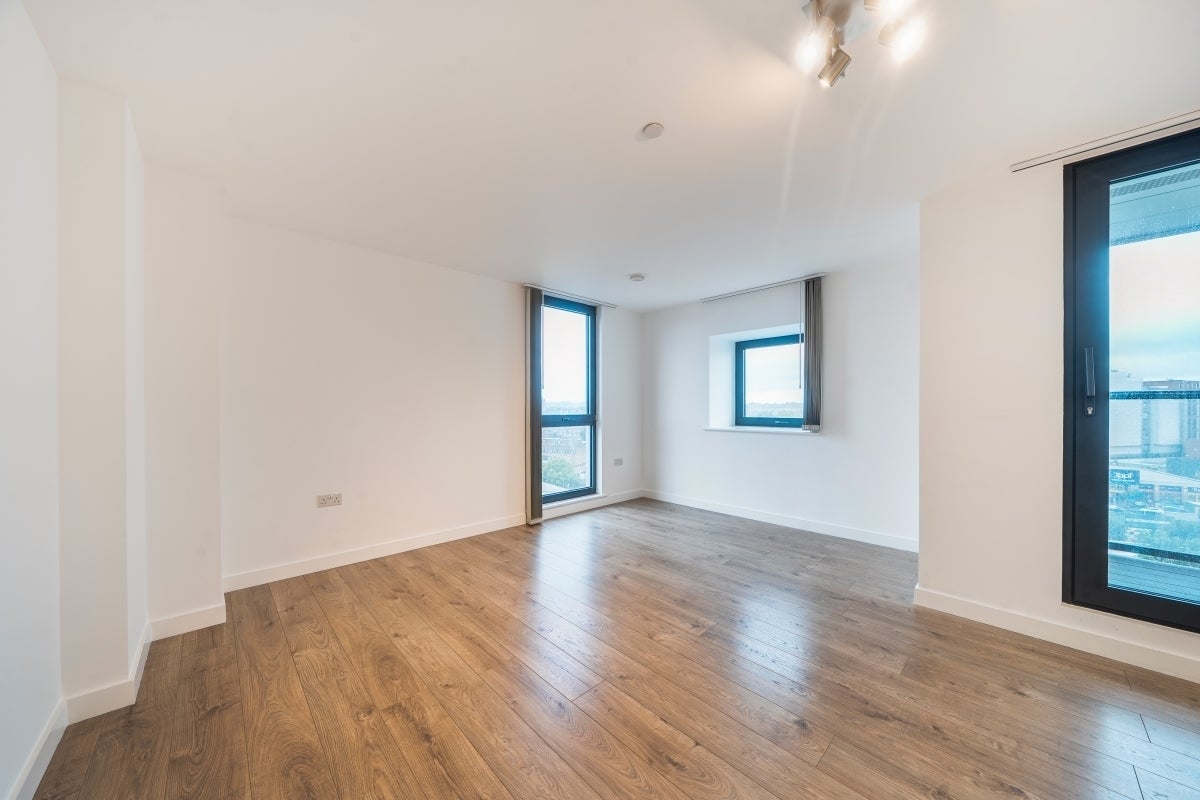 Flat Rotherhithe New Road in Greater London