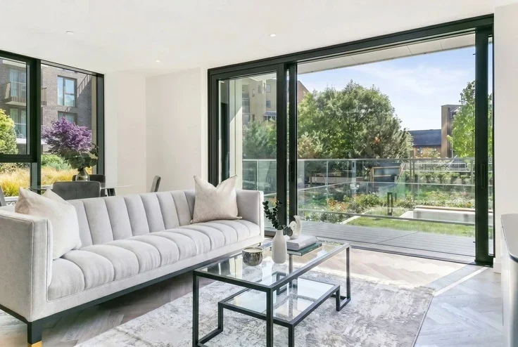 Flat Merino Gardens in Greater London