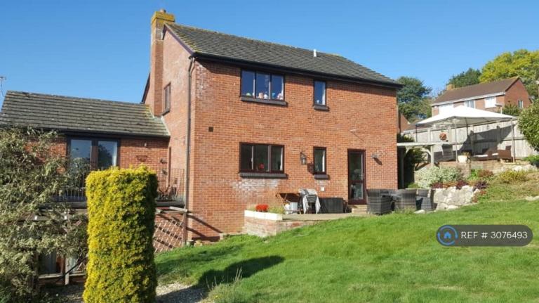 House Valley Park Close in Exeter