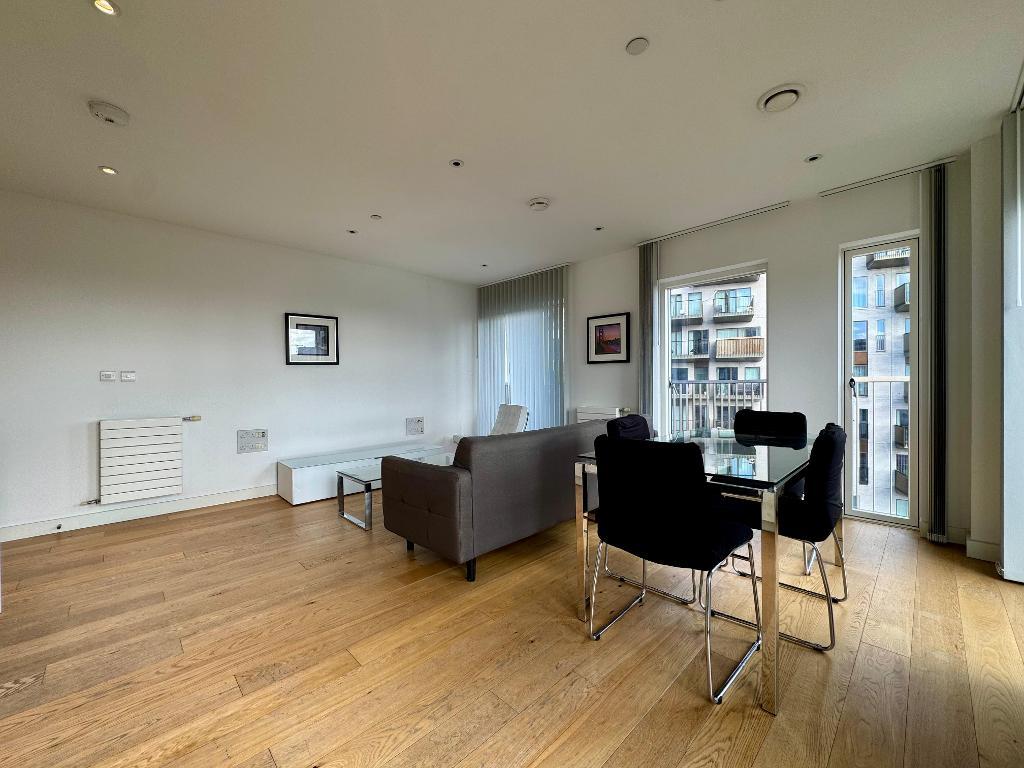 Flat Maud Street in Greater London