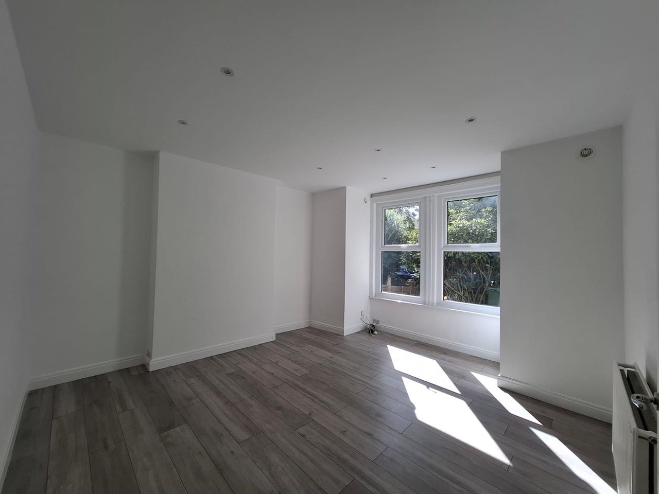 Flat Samos Road in Greater London