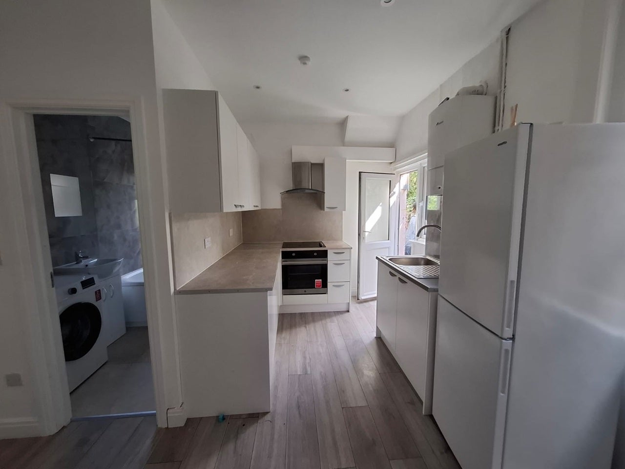 Flat Samos Road in Greater London