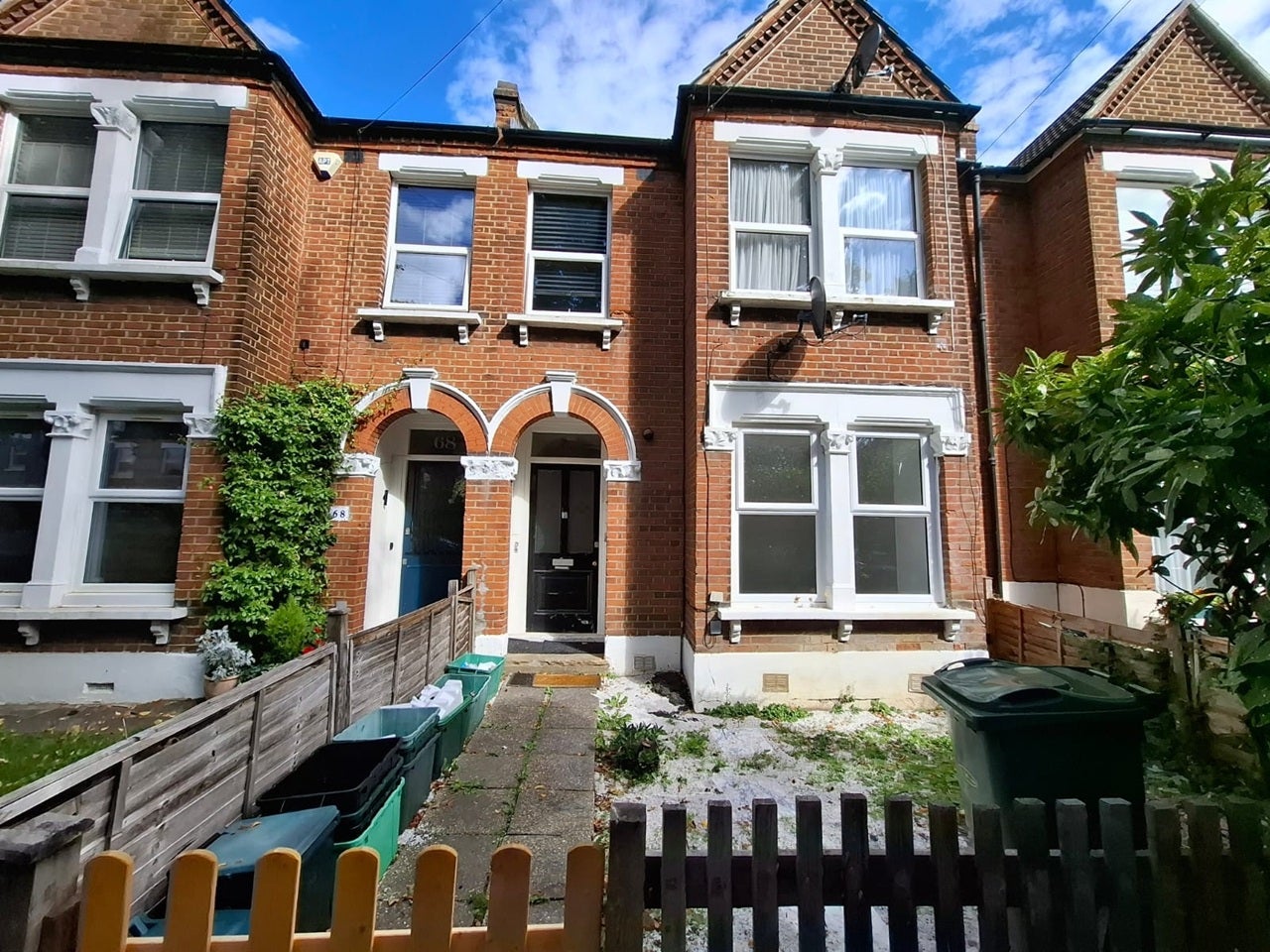 Flat Samos Road in Greater London