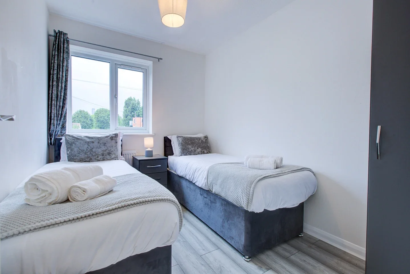 Flat Princess Road in Greater London