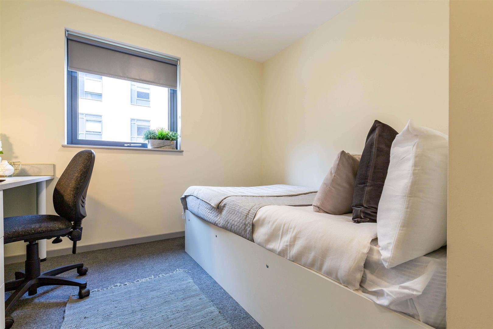 Room Portland Road in Newcastle upon Tyne