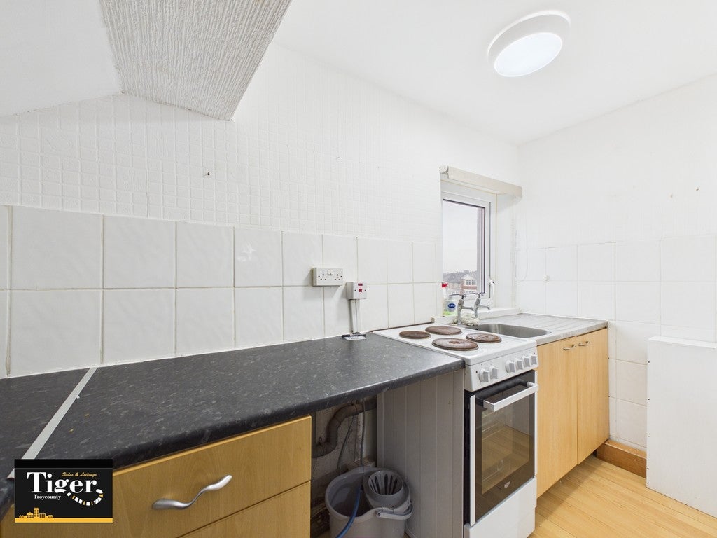 Flat Warbreck Drive in Bispham