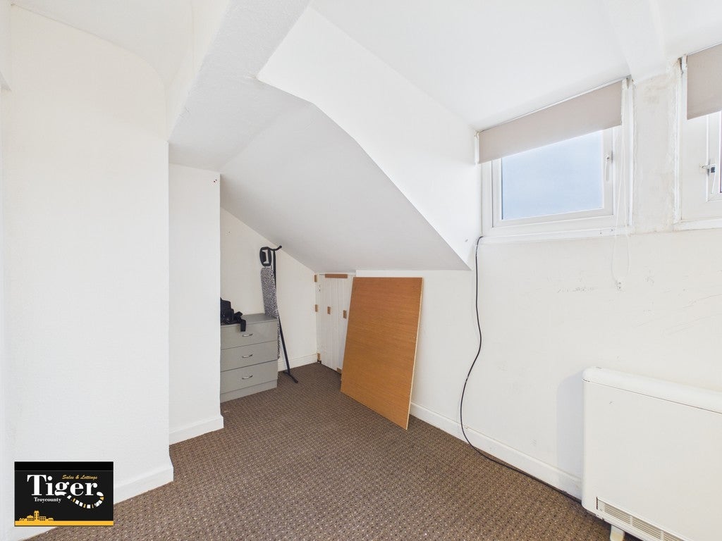Flat Warbreck Drive in Bispham