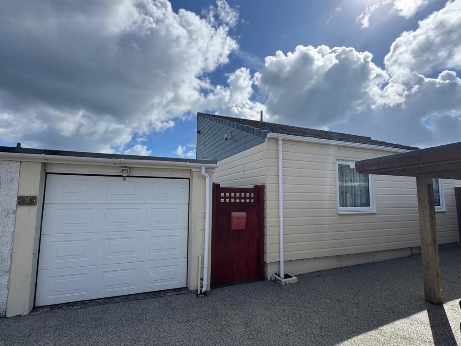 House Longfield in Falmouth