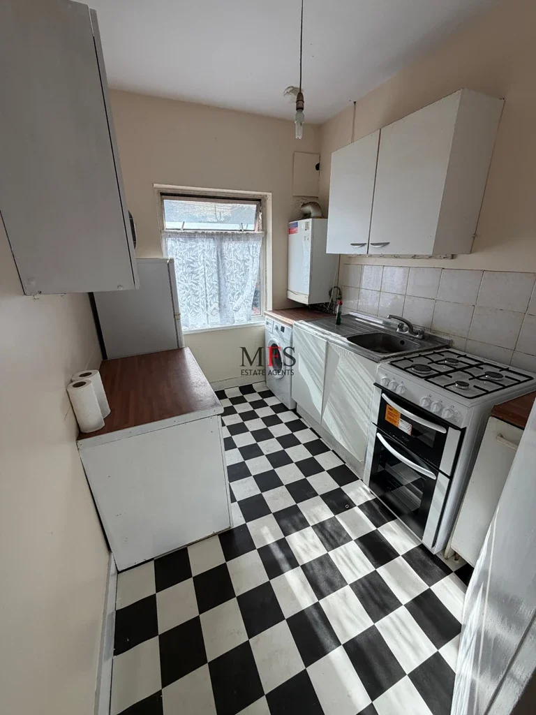 Flat South Road in Greater London