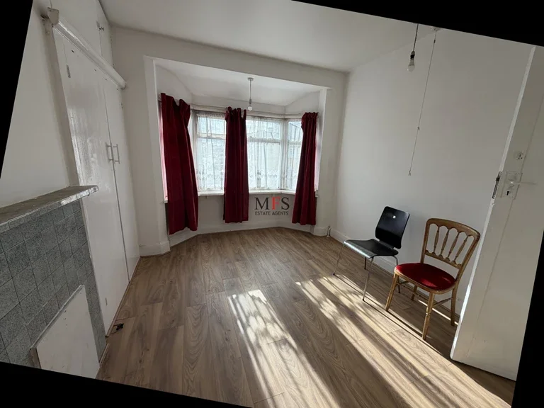 Flat South Road in Greater London