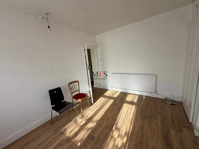 Flat South Road in Greater London