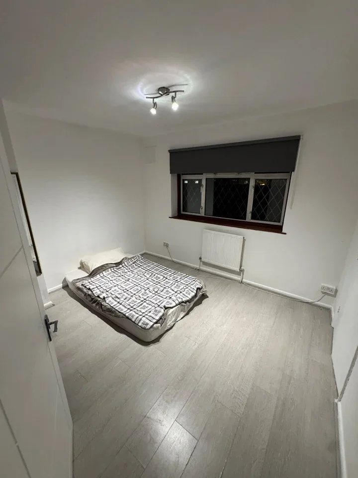 Room Cygnet Avenue in Greater London