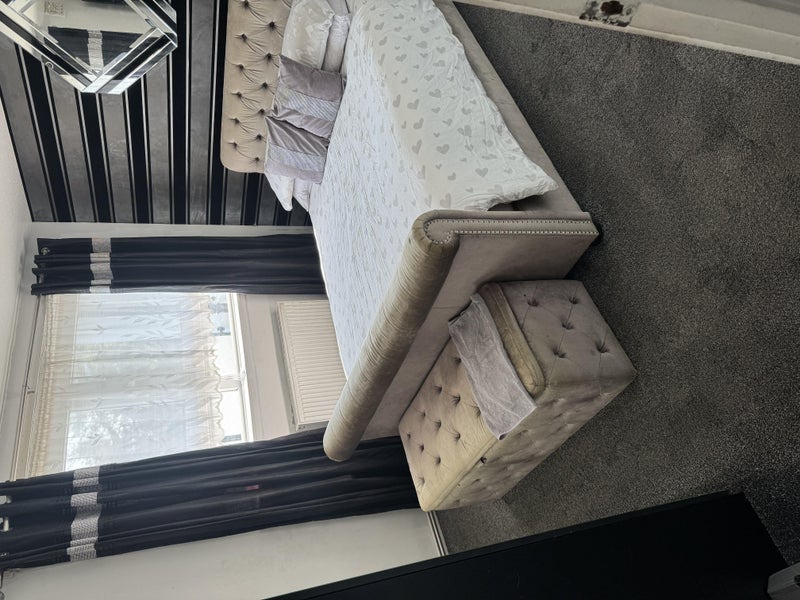 Room Tudor Road in Greater London