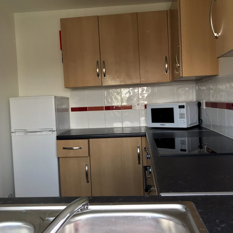 Flat Hartville Road in Greater London