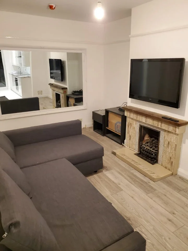 Room Northumberland Avenue in Greater London
